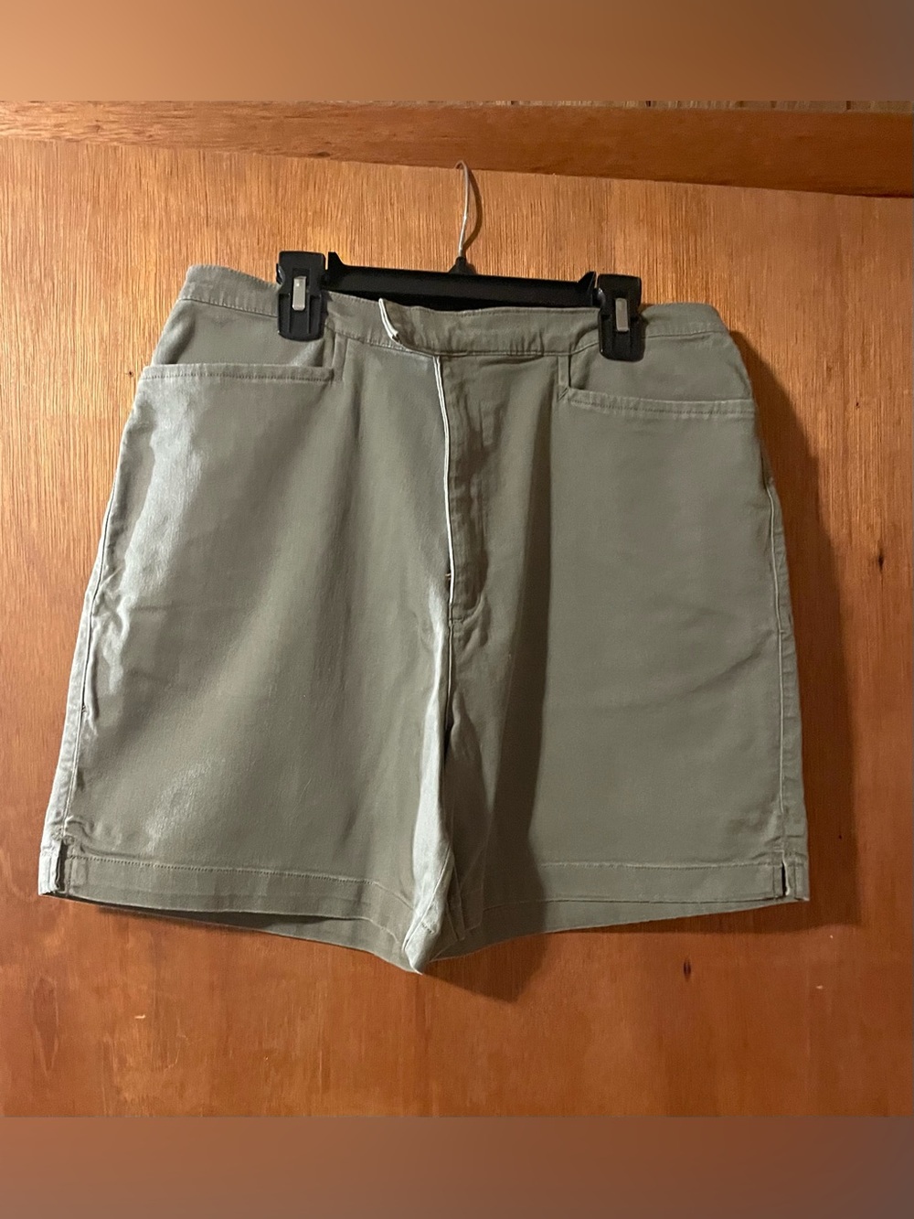 Women’s Vintage Cherokee Stretch Size 10 Khaki Shorts. Mom 90’s